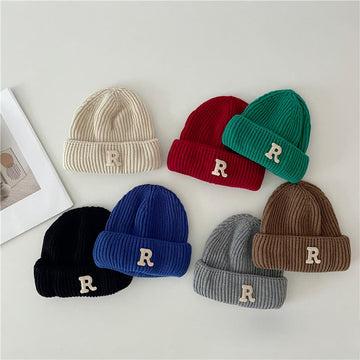 R Baby Simple Letter Knitted Beanie