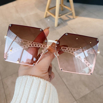 Oversize Gradient Rivet Alloy Chain Square Sunglass